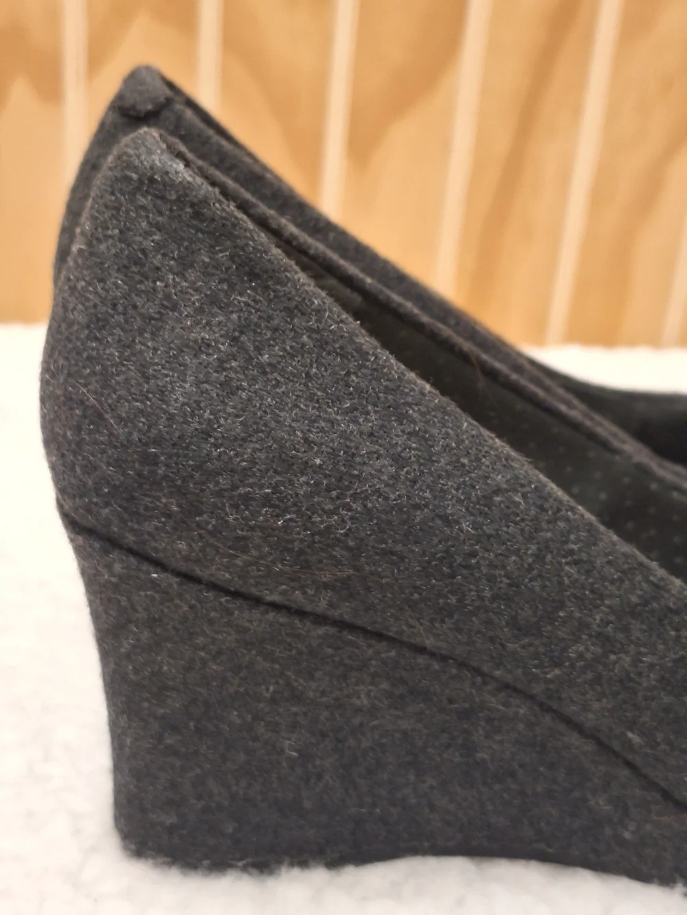 NEW Lindsay Phillips Wedge Pumps with Jeweled Brooch - Gray 7